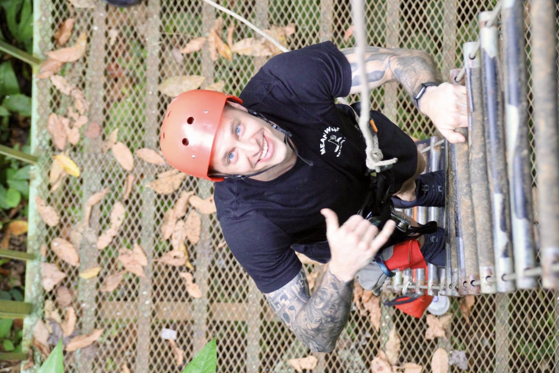 Quepo canyoning waterfall rappel Quepos Costa Rica